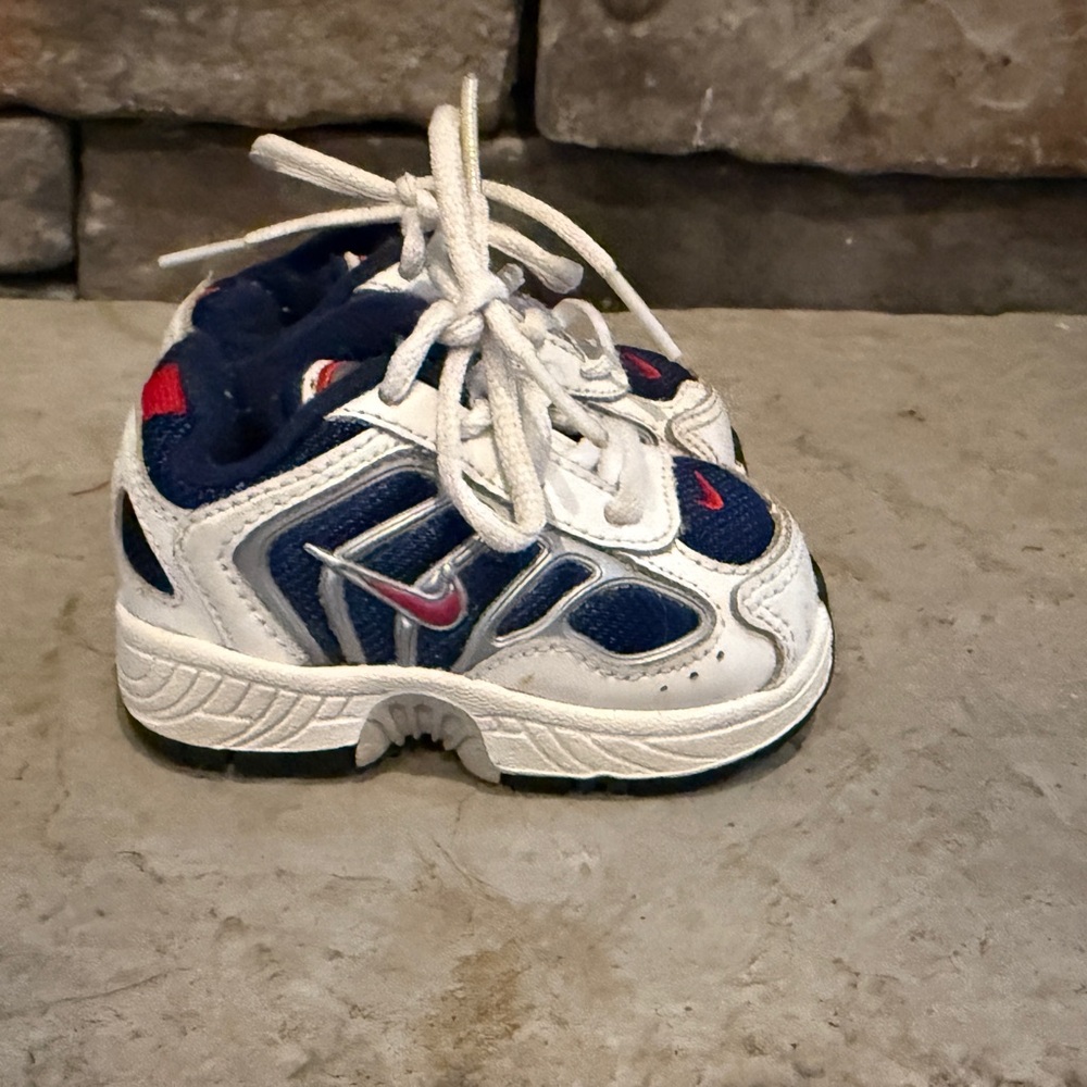 Nike Kids White Navy Red Sneakers
